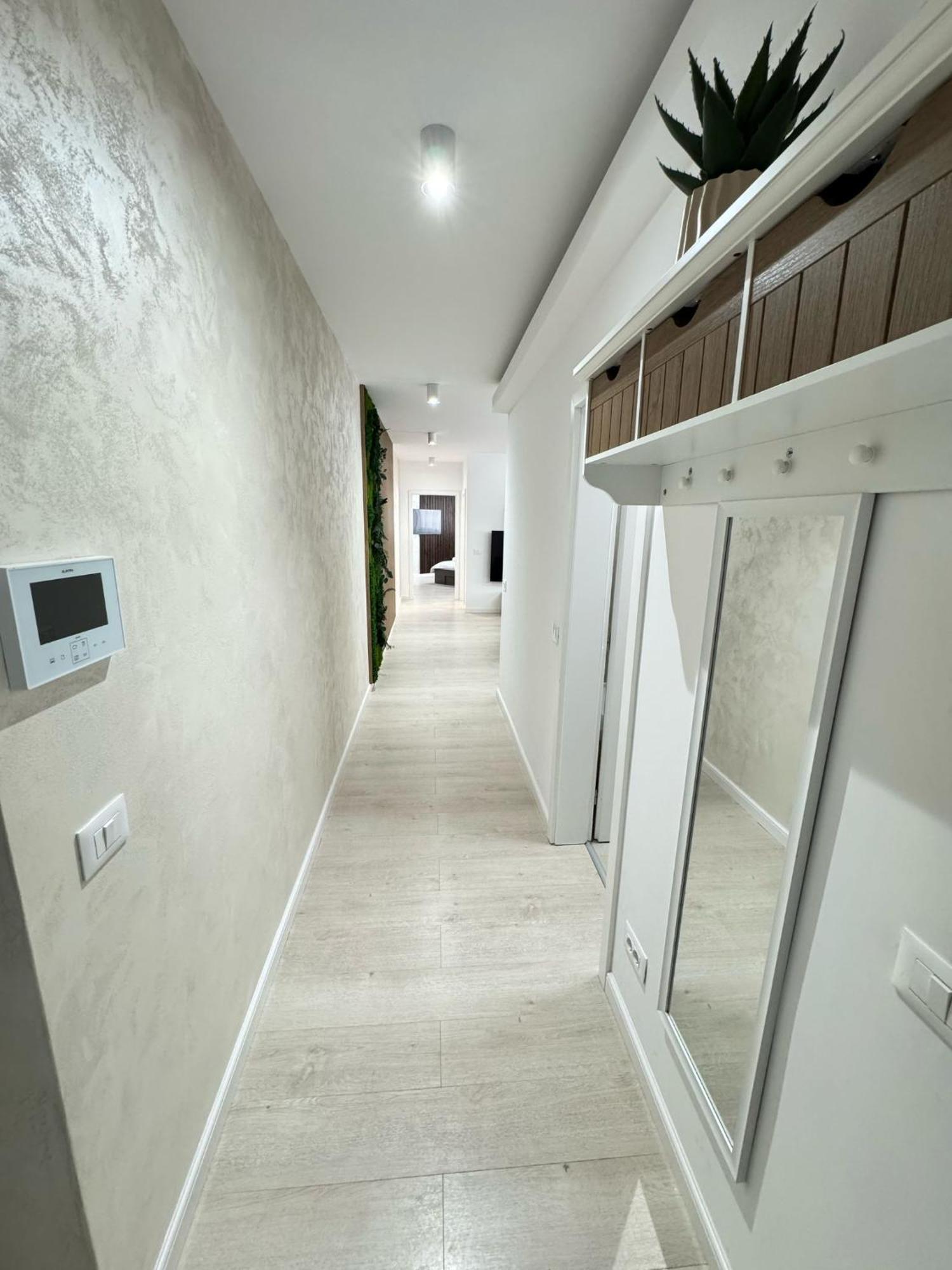 Ava Towers 1-2 Bdm By Gap With Parking Apartment