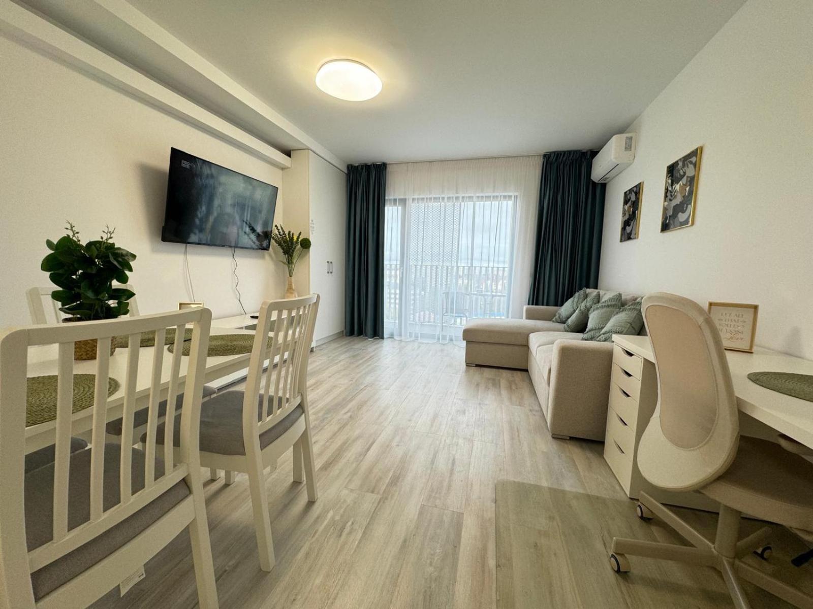 Ava Towers 1-2 Bdm By Gap With Parking Apartment Suceava