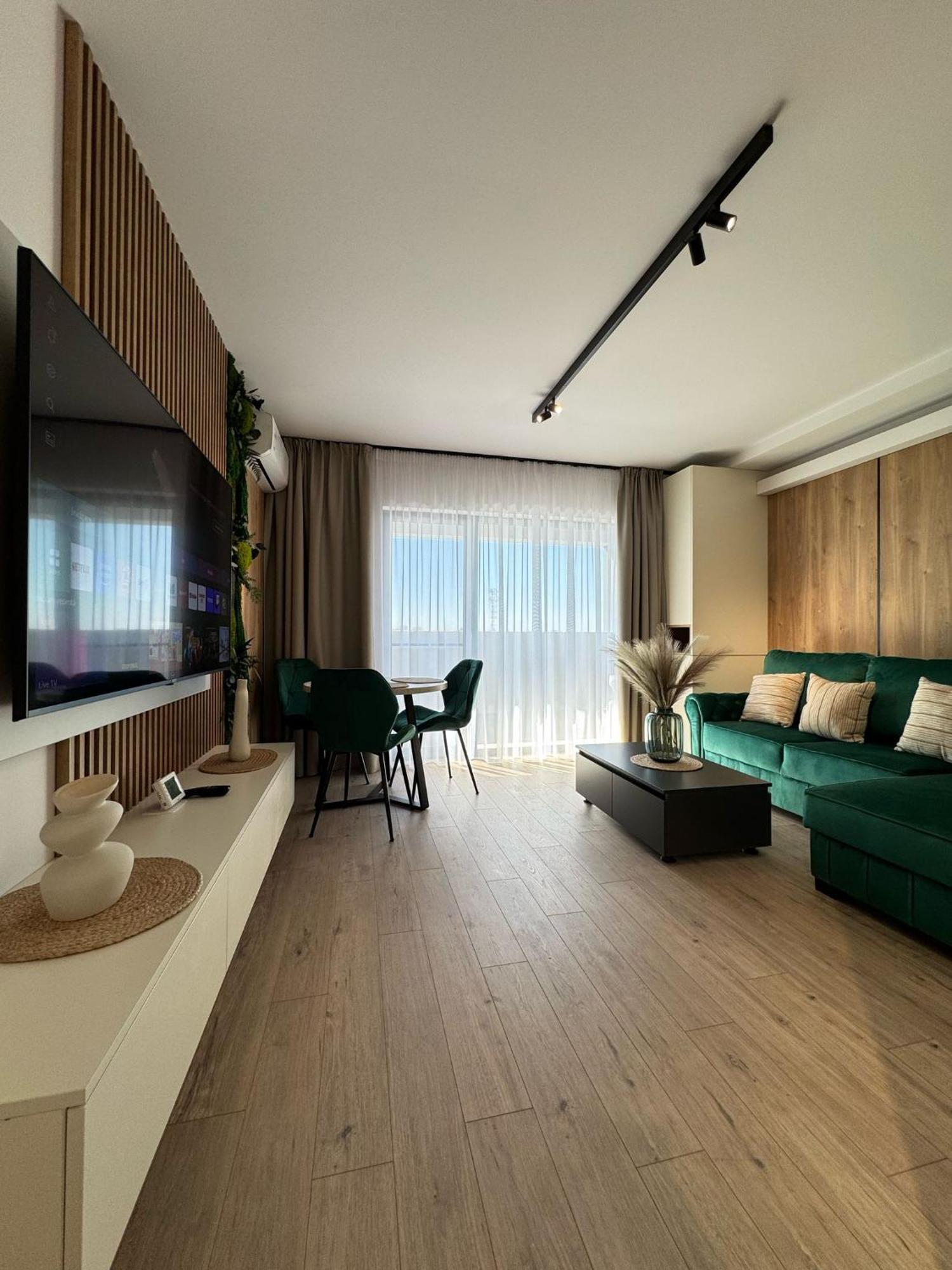 Apartment Ava Towers 1-2 Bdm By Gap With Parking *