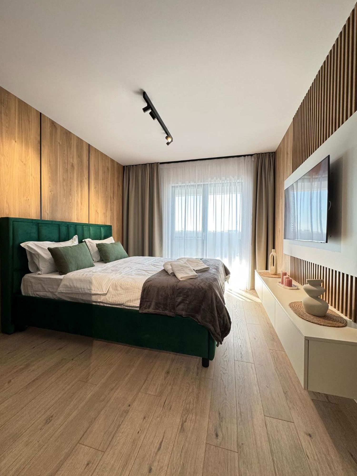 Ava Towers 1-2 Bdm By Gap With Parking Apartment *